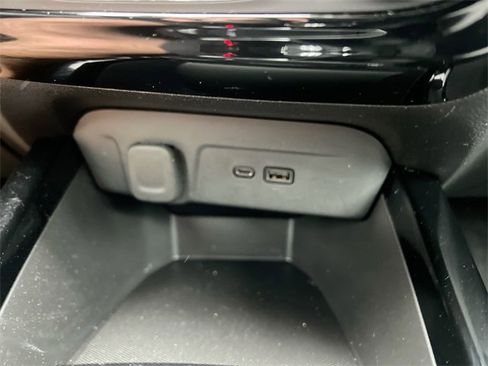 Used 2024 Chevrolet Trax LT w/ Driver Confidence Package image 33