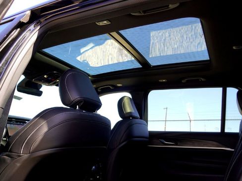 New 2025 Jeep Grand Cherokee L Limited image 30