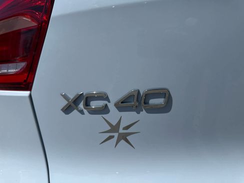 Used 2026 Volvo XC40 B5 Plus AWD/4WD image 15