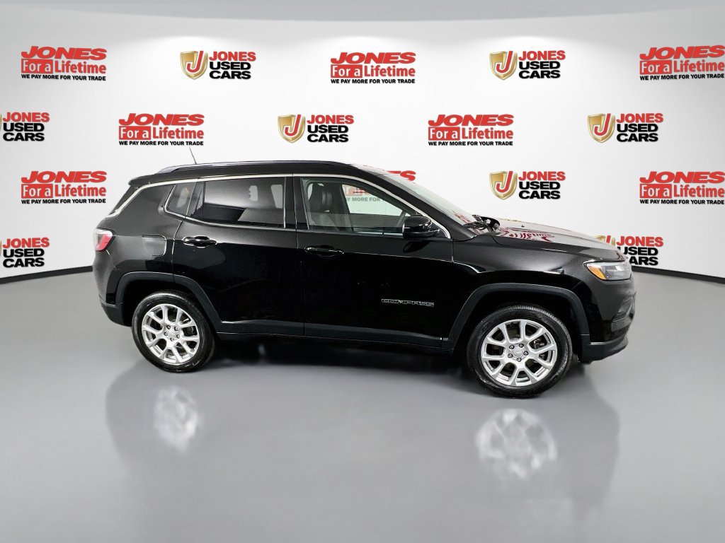 Used 2023 Jeep Compass Latitude AWD/4WD image 16