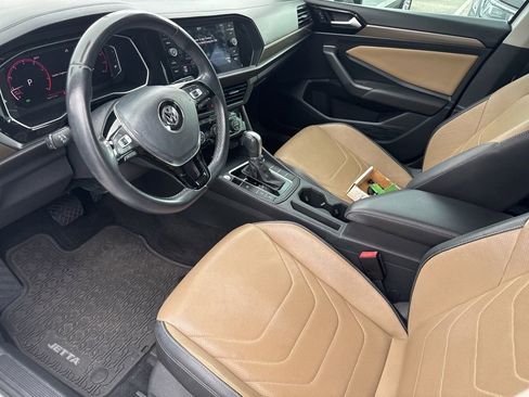 Used 2019 Volkswagen Jetta SEL Premium FWD image 2