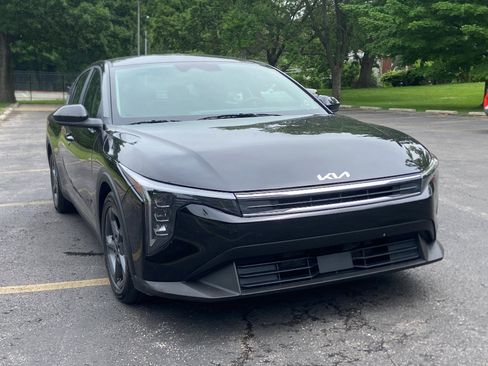 Used 2025 Kia K4 FWD image 3