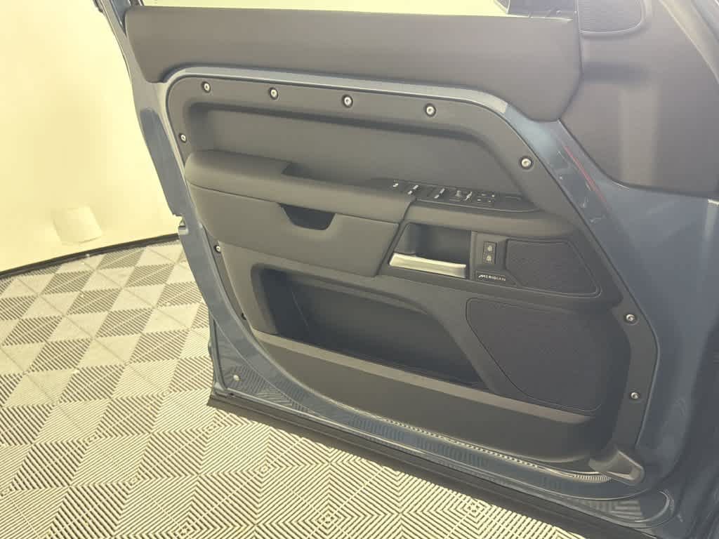 New 2026 Land Rover Defender 110 S AWD/4WD image 29