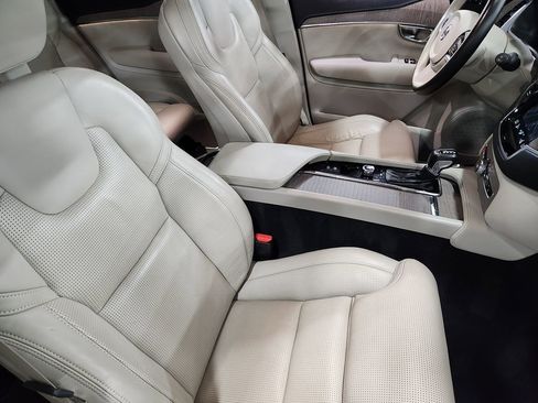 Used 2022 Volvo XC90 T6 Inscription w/ Advanced Package image 33