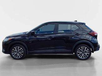 Used 2023 Nissan Kicks SV video 2