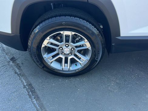 Used 2025 GMC Terrain Elevation AWD/4WD image 31