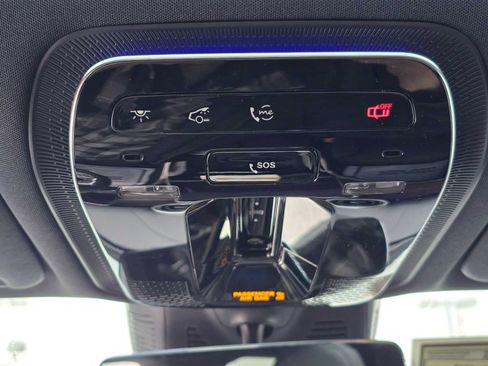 Used 2025 Mercedes-Benz GLC 350e 4MATIC image 33