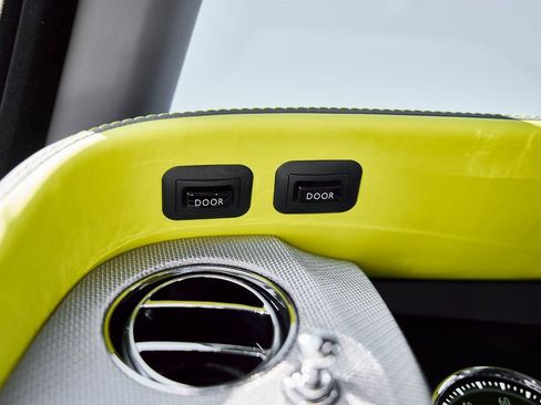 Used 2024 Rolls-Royce Cullinan image 75