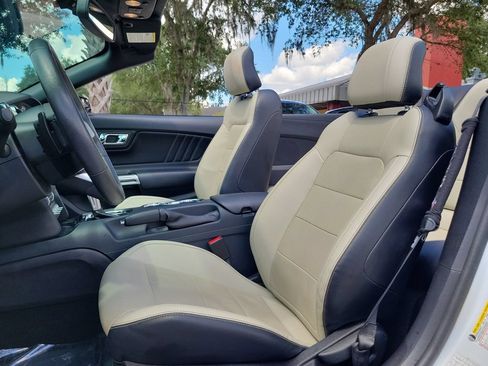 Used 2017 Ford Mustang Premium RWD image 20