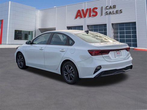 Used 2024 Kia Forte LXS image 3