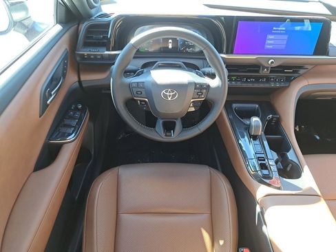 Certified 2025 Toyota Crown Signia Limited image 12