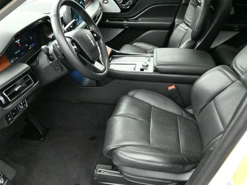 Used 2023 Lincoln Aviator Grand Touring w/ Equipment Group 301A image 10