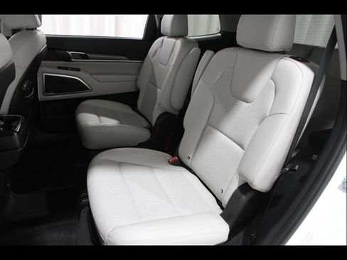 Used 2021 Kia Telluride S AWD/4WD image 19