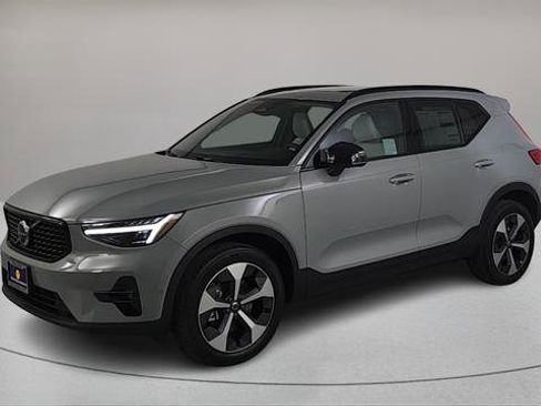 Certified 2026 Volvo XC40 B5 Plus w/ Protection Package Premier AWD/4WD image 8