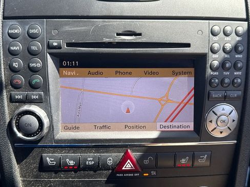 Used 2010 Mercedes-Benz SLK 350 image 26