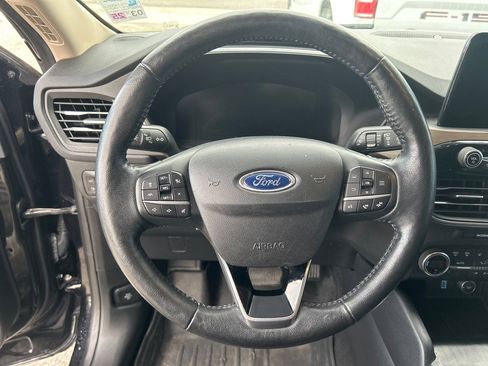 Used 2020 Ford Escape Titanium image 6