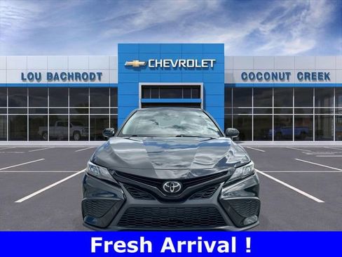 Used 2023 Toyota Camry SE w/ Convenience Package image 3