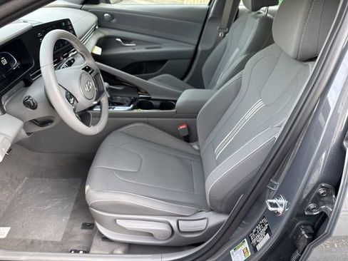 New 2026 Hyundai Elantra SEL Sport Premium FWD image 9