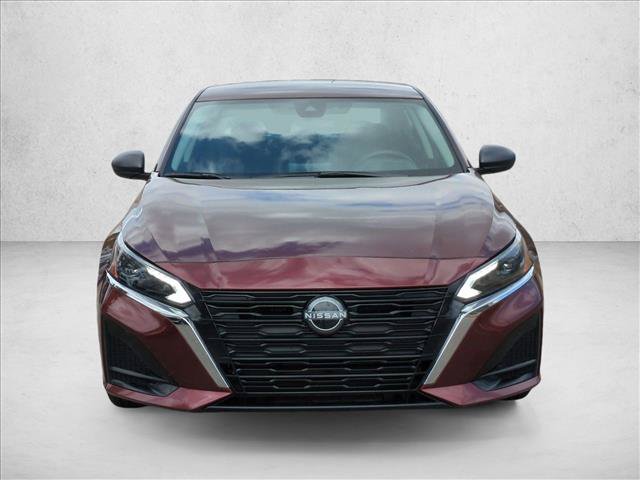 Used 2024 Nissan Altima 2.5 SV FWD image 2
