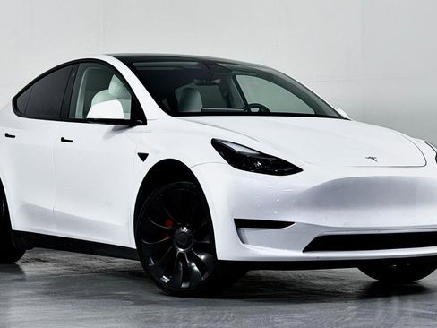 Used 2022 Tesla Model Y Performance image 2