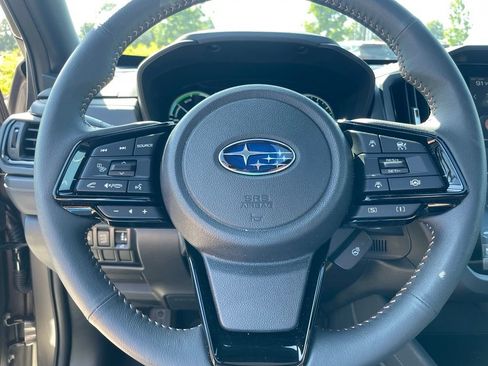 Used 2025 Subaru Forester Touring AWD/4WD image 13