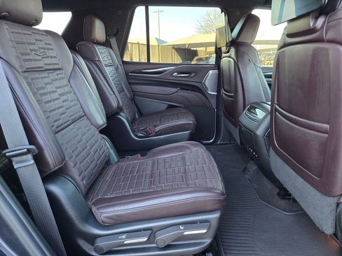 Used 2023 Cadillac Escalade Sport Platinum w/ LPO, Floor Liner Package image 31