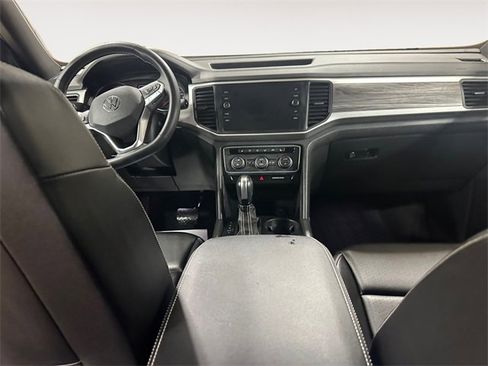 Used 2021 Volkswagen Atlas Cross Sport SE image 9