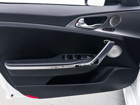 Used 2020 Kia Stinger GT2 image 18