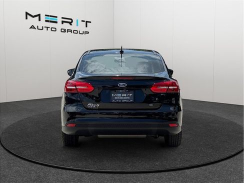 Used 2018 Ford Focus SE FWD image 8