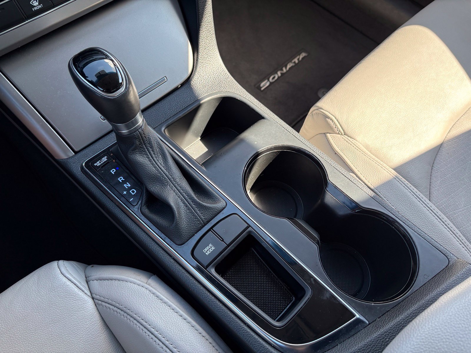Used 2017 Hyundai Sonata Sport w/ Value Edition Package 02 FWD image 19