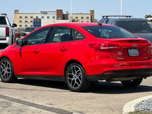 Used 2017 Ford Focus SEL FWD image 7