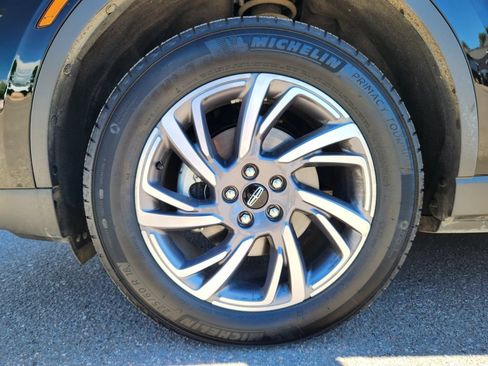 Used 2025 Lincoln Corsair AWD w/ Equipment Group 101A image 27