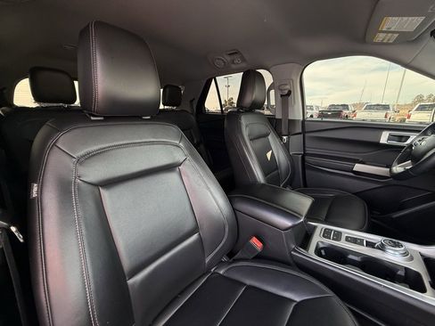 Certified 2023 Ford Explorer XLT w/ Equipment Group 202A image 31