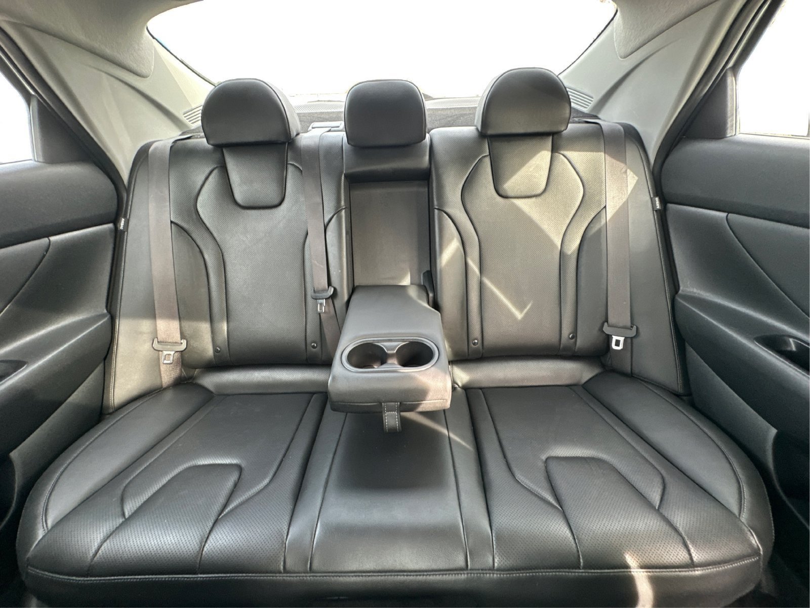 Certified 2025 Hyundai Elantra Limited w/ Cargo Package FWD image 15