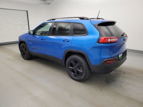 Used 2018 Jeep Cherokee Latitude w/ Altitude Package AWD/4WD image 3