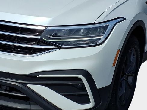 Used 2023 Volkswagen Tiguan SE image 4