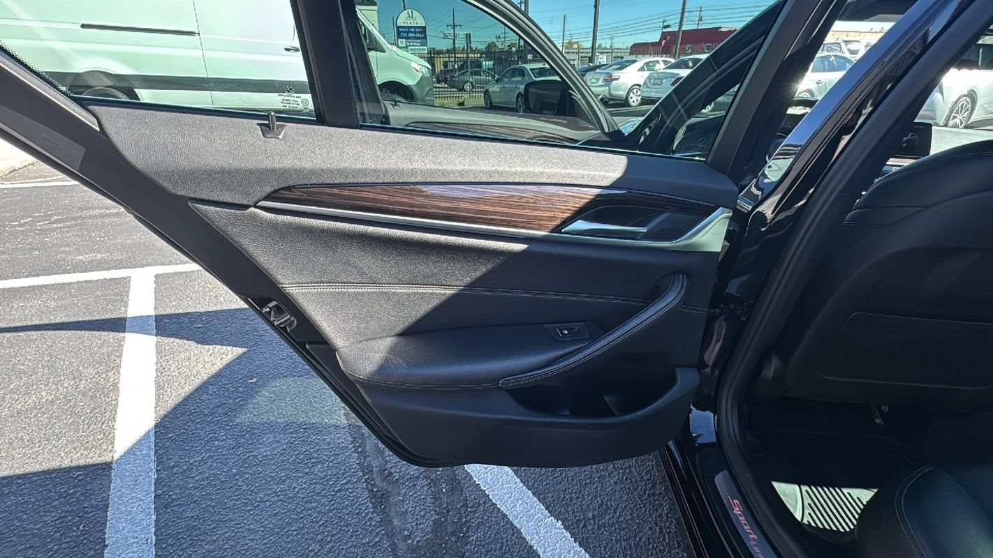 Used 2018 BMW 530i xDrive AWD/4WD image 12