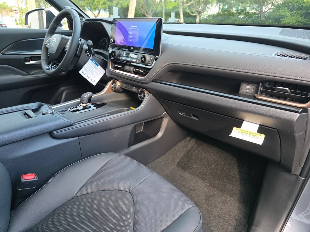 New 2026 Toyota Grand Highlander AWD Hybrid image 13