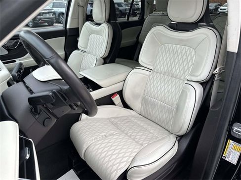 Used 2023 Lincoln Aviator Black Label w/ Jet Package image 51
