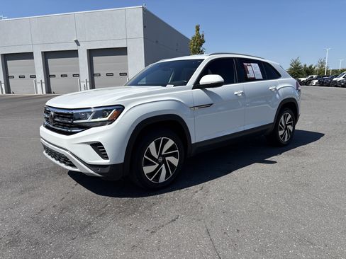 Used 2020 Volkswagen Atlas Cross Sport SE w/ Towing Package AWD/4WD image 5