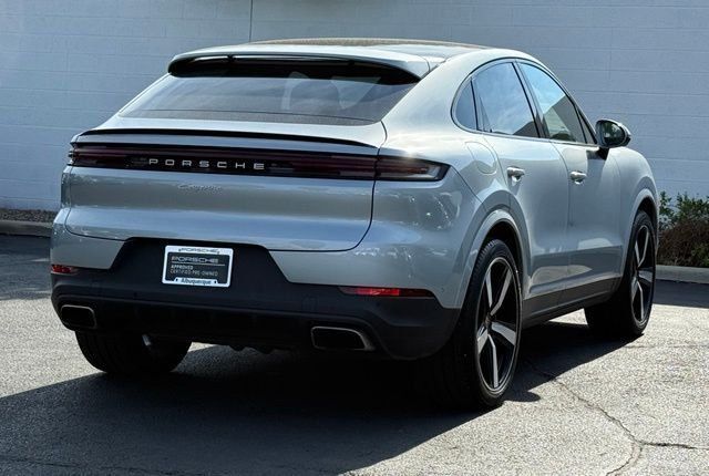 Used 2025 Porsche Cayenne Coupe AWD/4WD image 10