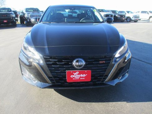 Used 2023 Nissan Altima 2.5 SR w/ SR Premium Package image 10