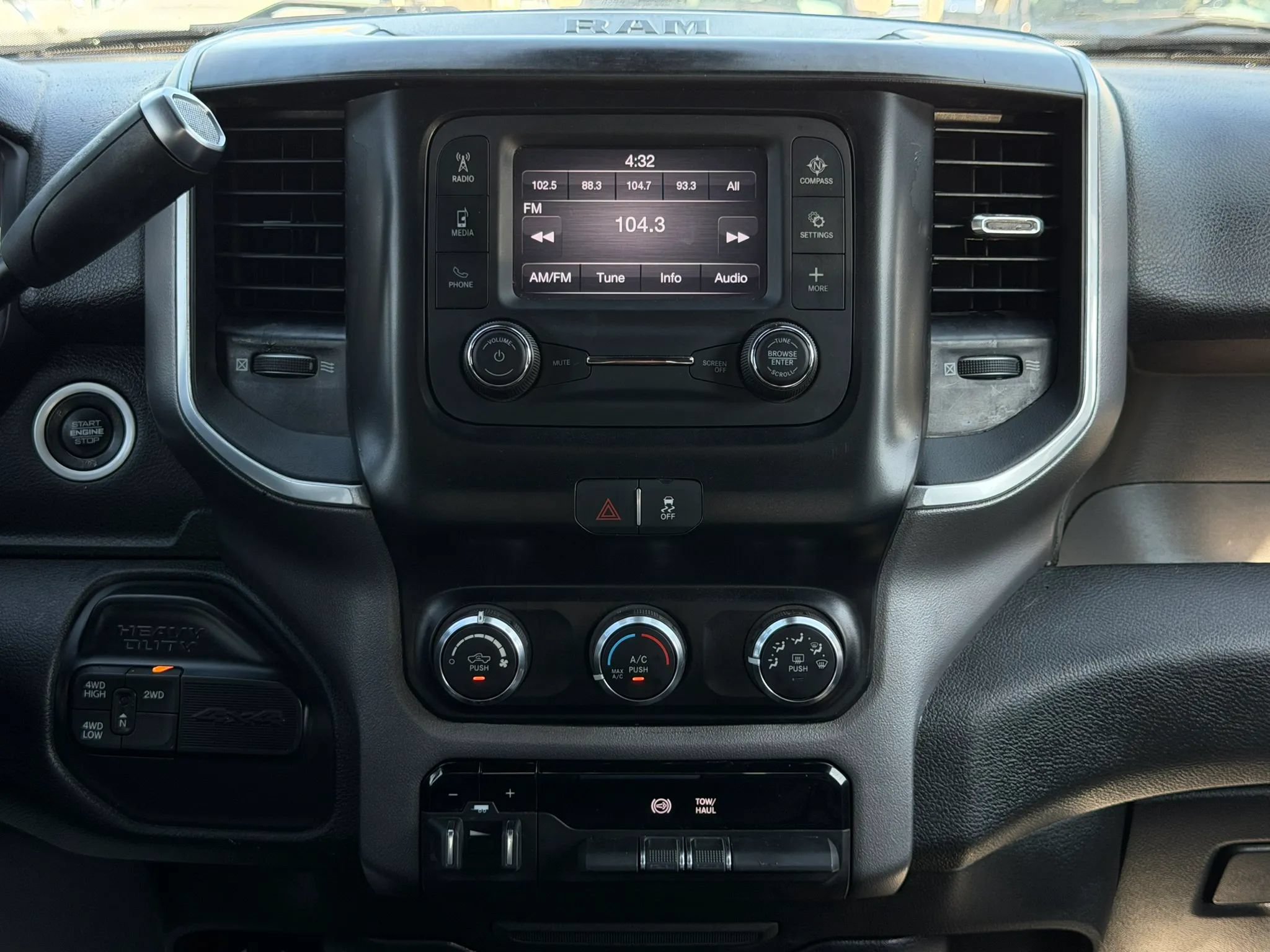 Used 2021 RAM 2500 Big Horn AWD/4WD image 29