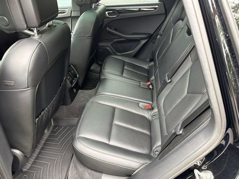 Used 2018 Porsche Macan AWD/4WD image 23