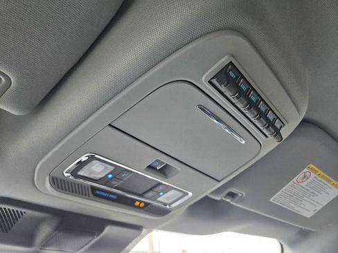 Used 2025 Ford F250 Lariat w/ Chrome Package image 15