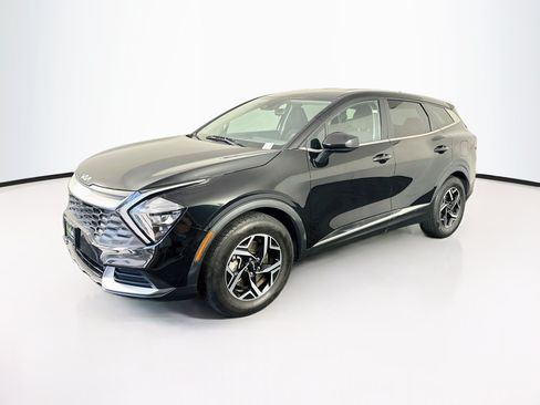 Used 2023 Kia Sportage LX FWD image 3