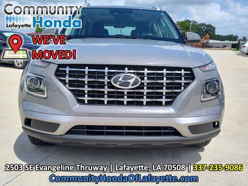Used 2023 Hyundai Venue SEL FWD image 14