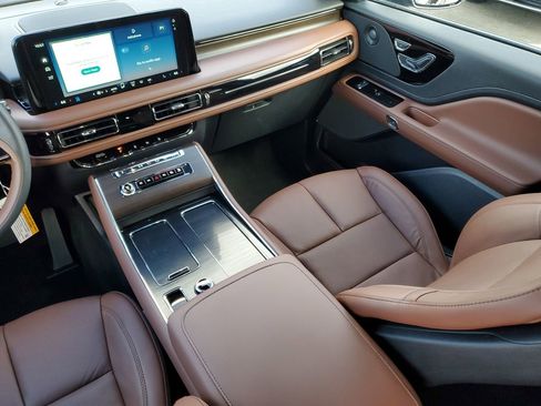 New 2026 Lincoln Aviator Reserve w/ Jet Appearance Package image 18