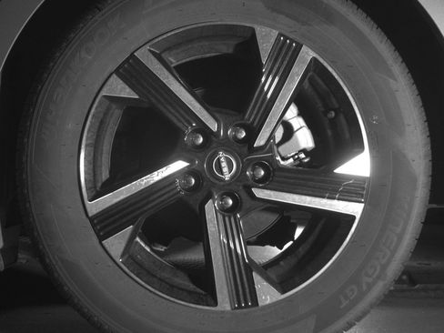 Used 2025 Nissan Sentra SV image 14