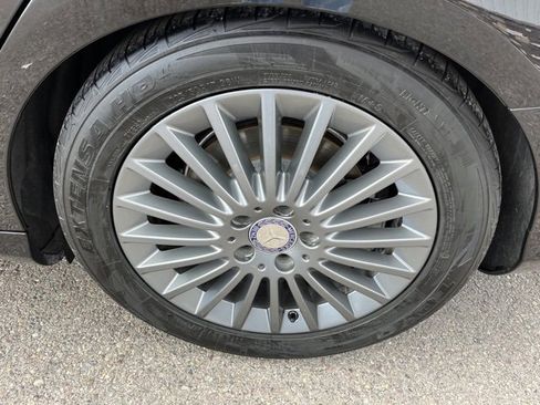 Used 2015 Mercedes-Benz C 300 4MATIC Sedan w/ Premium 1 Package image 18